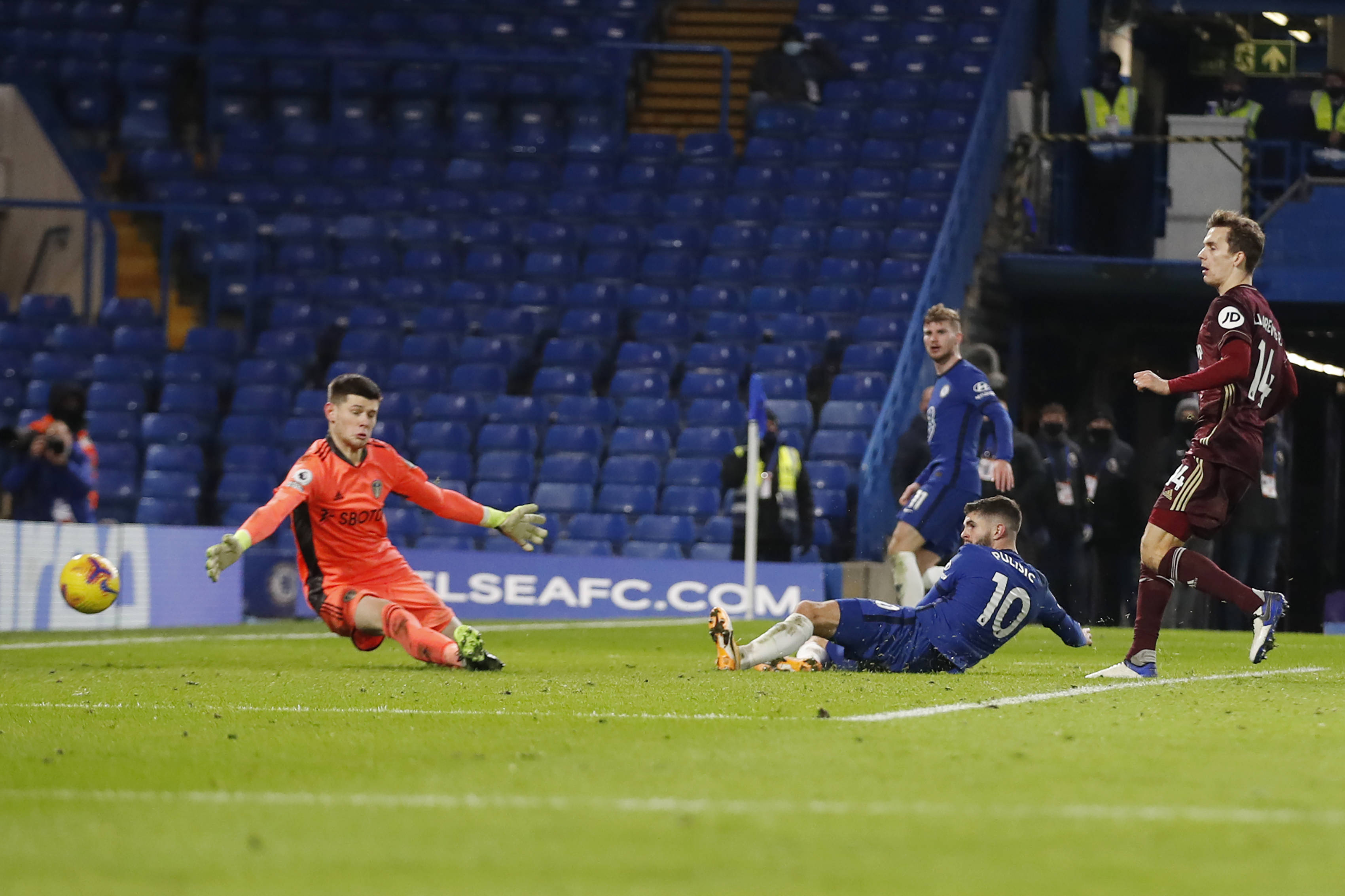 成员角色发 成员角色发